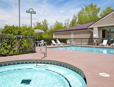 Days Inn By Wyndham Kennesaw Exterior photo